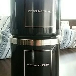 Victoria Secret Bombshell Candle x 2 (14.5…